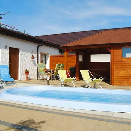 Terraced House With Pool And Sauna * Zitzmin