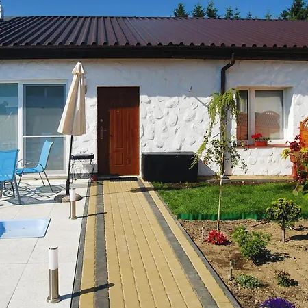 Hébergement de vacances Terraced House With Pool And Sauna *