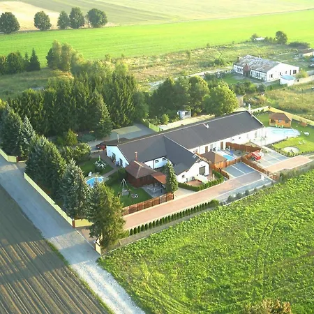 Terraced House With Pool And Sauna Hébergement de vacances *
