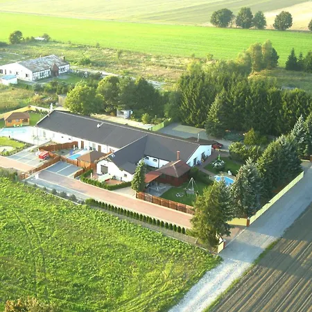 Hébergement de vacances Terraced House With Pool And Sauna *