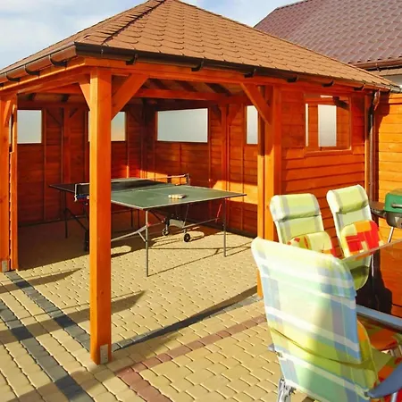 Terraced House With Pool And Sauna *