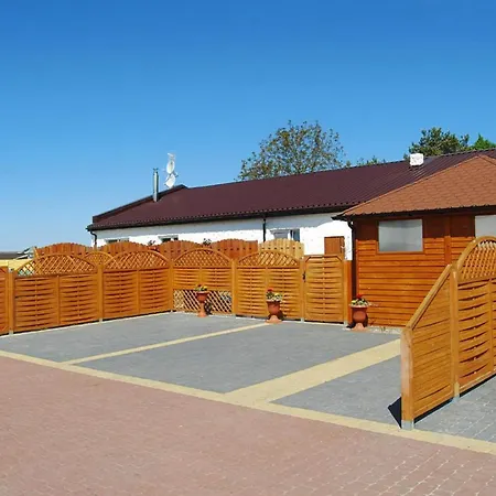 Hébergement de vacances Terraced House With Pool And Sauna Zitzmin
