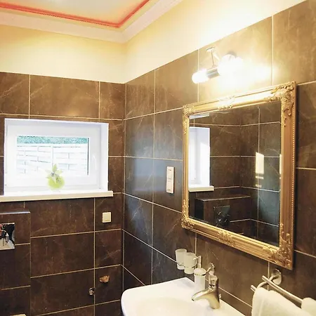 Terraced House With Pool And Sauna, Zitzmin