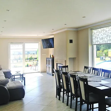 Terraced House With Pool And Sauna, Semesterbostad Zitzmin