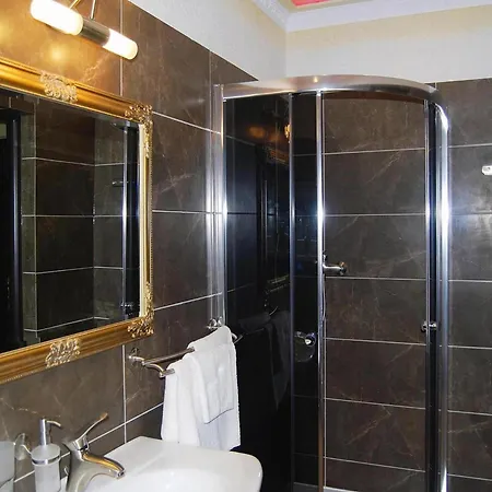 Terraced House With Pool And Sauna, Zitzmin