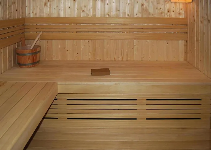 Terraced House With Pool And Sauna, Сasa de vacaciones