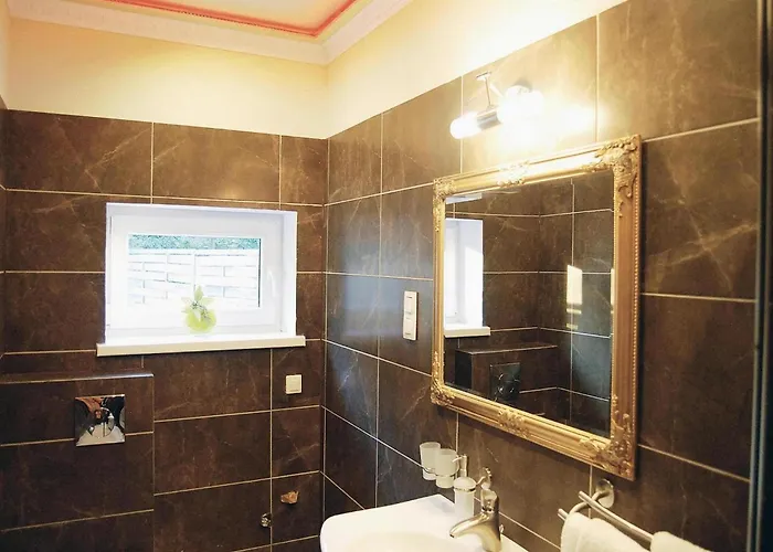 Terraced House With Pool And Sauna, Zitzmin