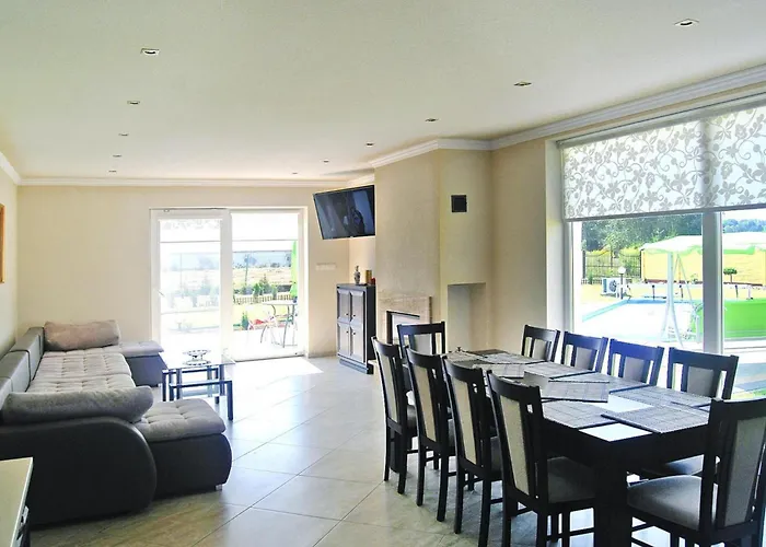 Terraced House With Pool And Sauna, Сasa de vacaciones Zitzmin