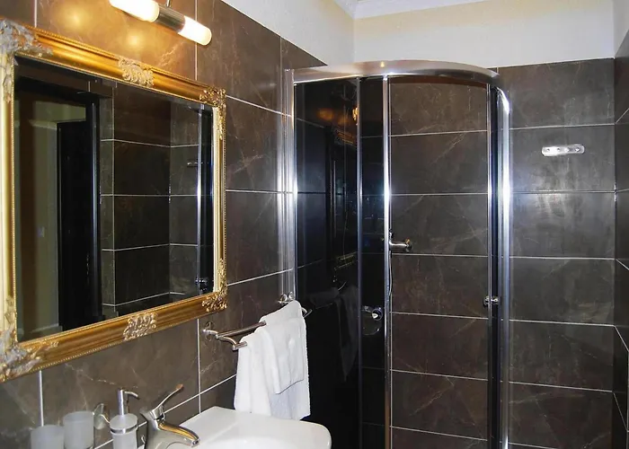 Terraced House With Pool And Sauna, Zitzmin