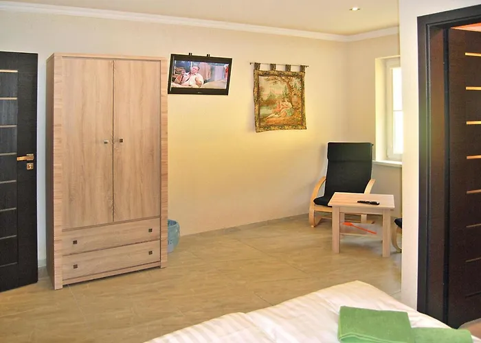 Terraced House With Pool And Sauna,