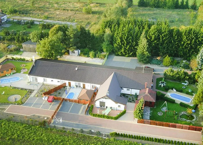 Сasa de vacaciones Terraced House With Pool And Sauna,