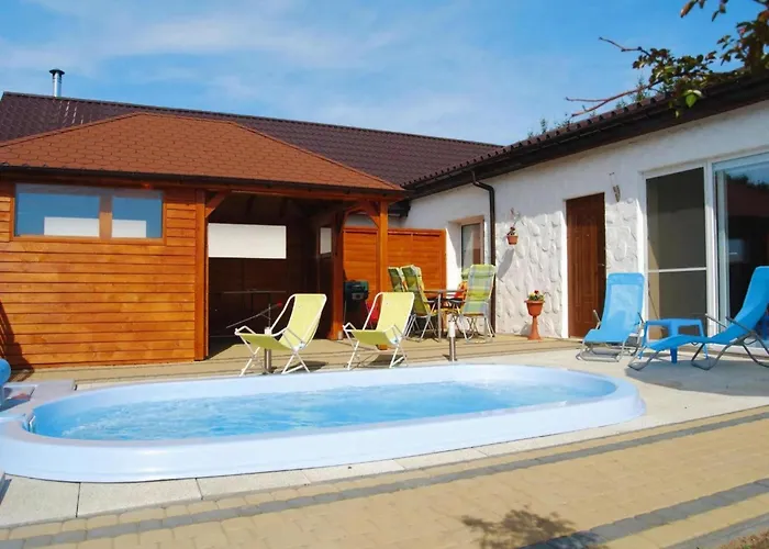 Сasa de vacaciones Terraced House With Pool And Sauna, *