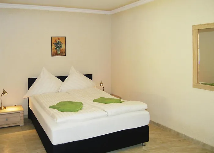 Terraced House With Pool And Sauna, Сasa de vacaciones Zitzmin