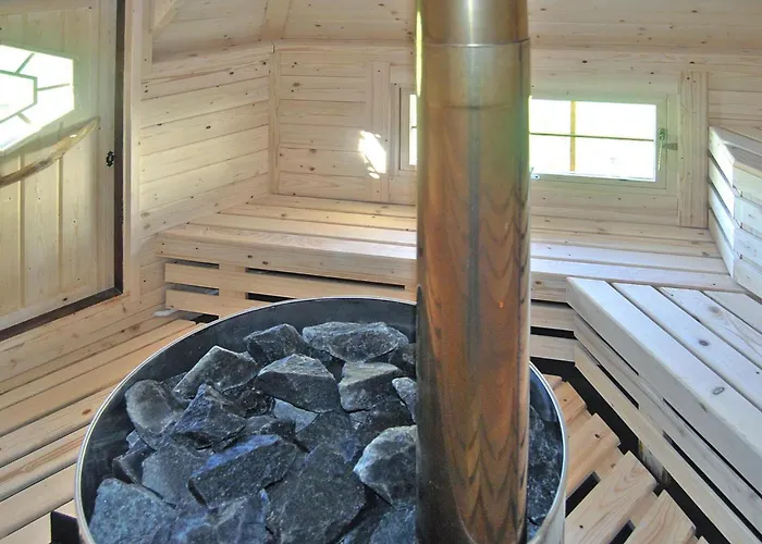 Terraced House With Pool And Sauna, Сasa de vacaciones *