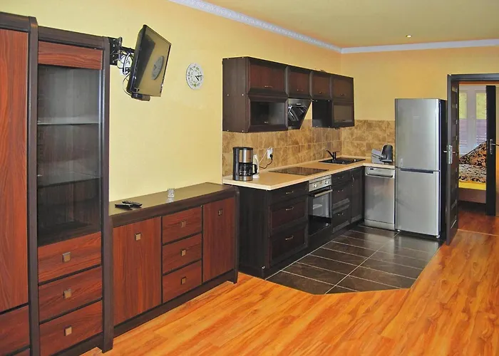 Terraced House With Pool And Sauna, Zitzmin