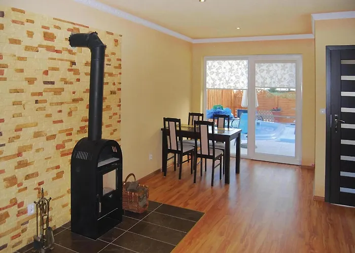 Сasa de vacaciones Terraced House With Pool And Sauna,